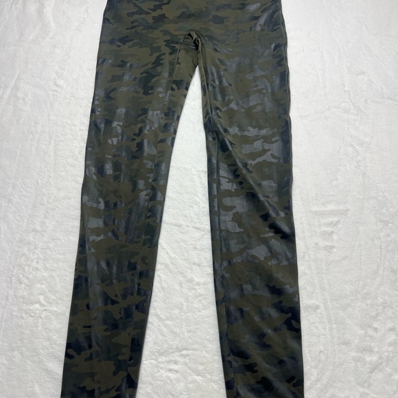 SPANX Camouflage Leggings - Picture 2 of 4